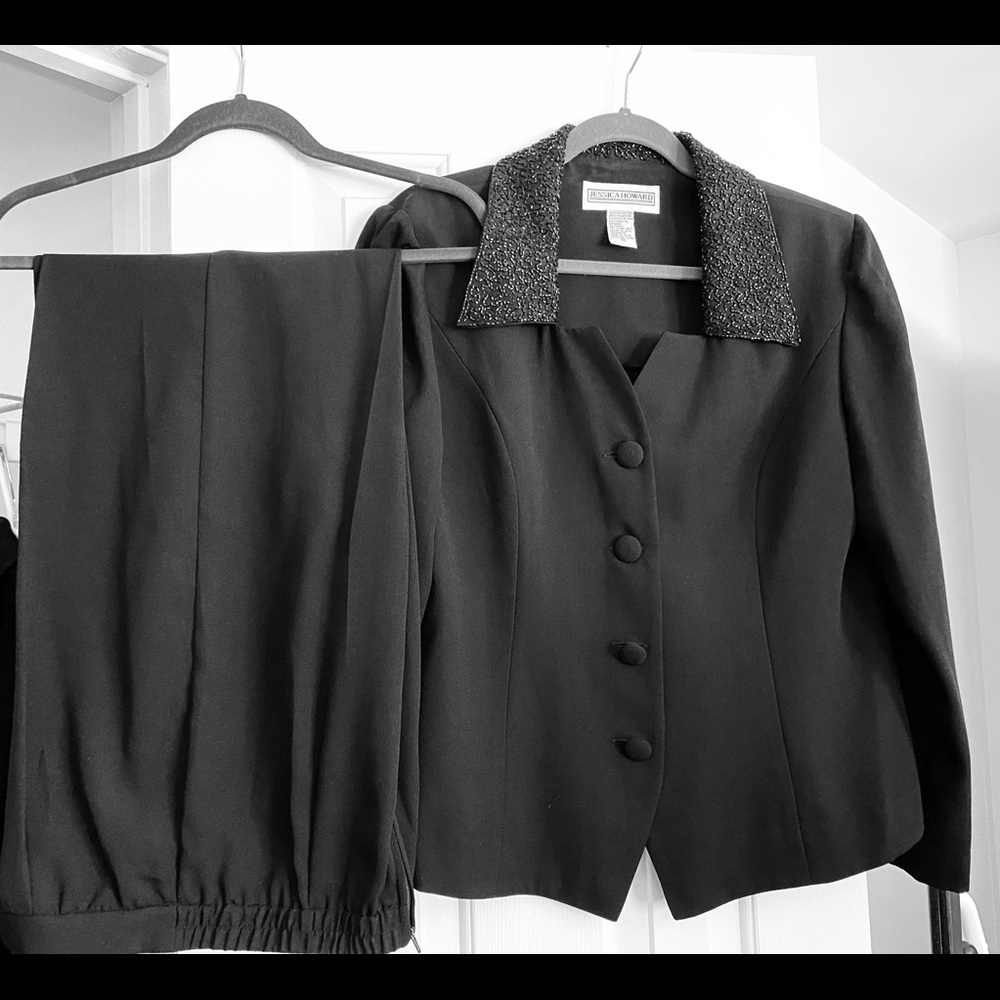 Formal women’s black pants suit